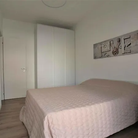 In 24833 Apartment